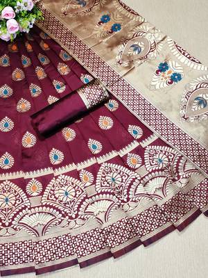 Maroon Woven Banarasi Saree With Blouse 1