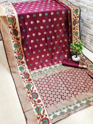 Maroon Woven Banarasi Saree With Blouse 1