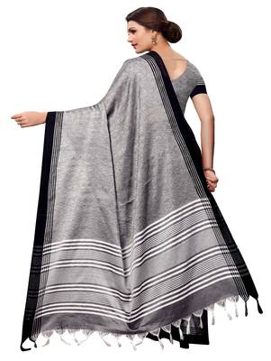 Grey plain cotton saree with blouse 3
