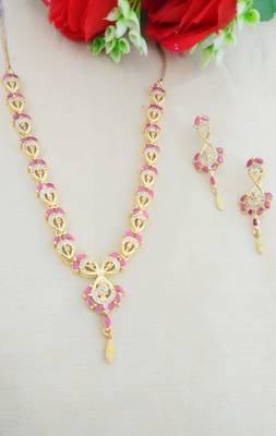 Red necklaces 1