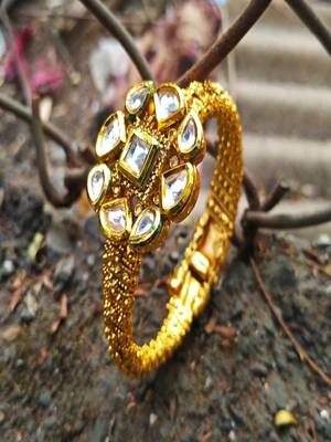 Gold bangles-and-bracelets 1