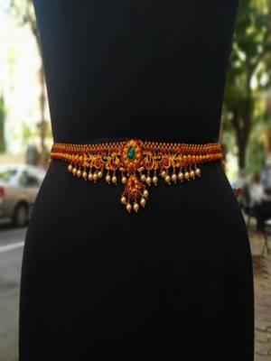 Gold waist-belt 1