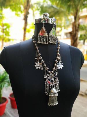 Silver necklace-sets 1