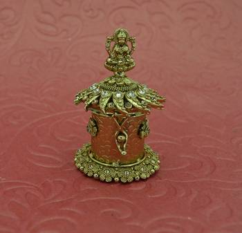 Gold cubic zirconia jewellery-box 2