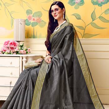 Grey woven Silk blend saree with blouse 2