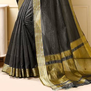 Grey woven Silk blend saree with blouse 3