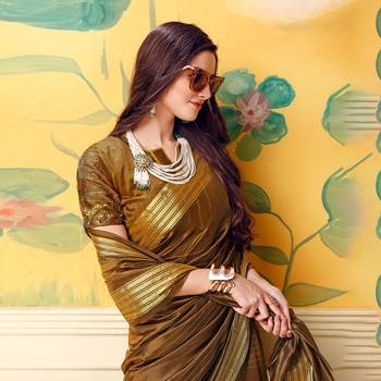 Brown woven Silk blend saree with blouse 2