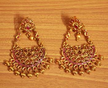 Red Danglers-Drops 1
