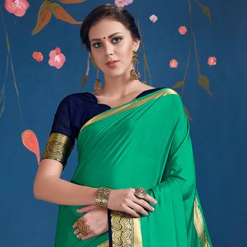 Green woven Silk blend saree with blouse 2