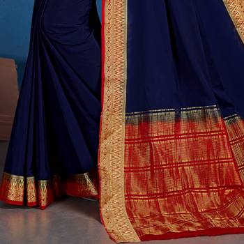 blue woven Silk blend saree with blouse 3