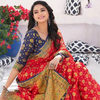 red woven Silk blend saree with blouse 2