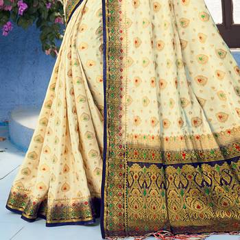 off white woven Silk blend saree with blouse 3