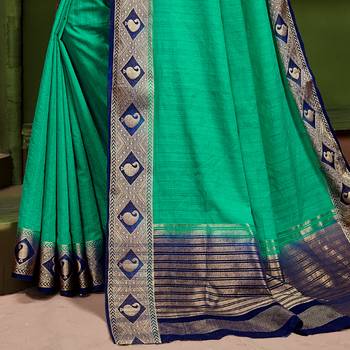 Green woven Silk blend saree with blouse 3