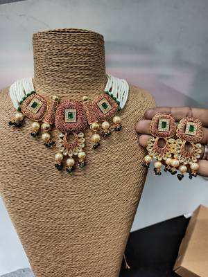 Red necklaces 1