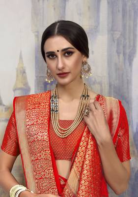 Red woven art silk saree with blouse 2
