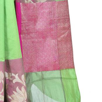 Green Woven Blended Cotton Saree With Blouse 3