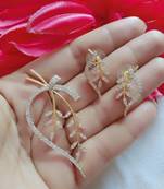 Gold diamond necklaces