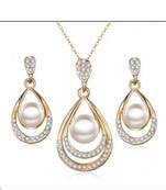 Gold diamond necklaces
