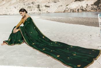 Dark Green Embroidered Silk Blend Saree With Blouse 2