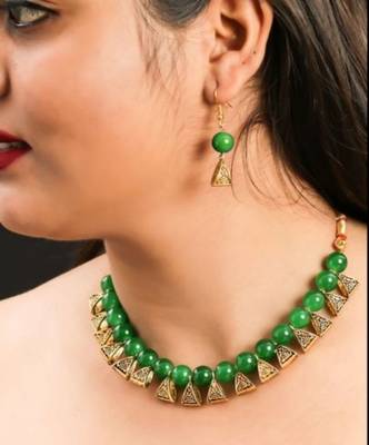 Green Pearl Necklaces 1
