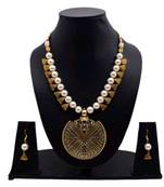 White Pearl Necklaces