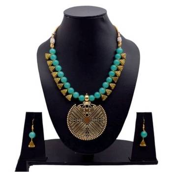 Turquoise Pearl Necklaces 1