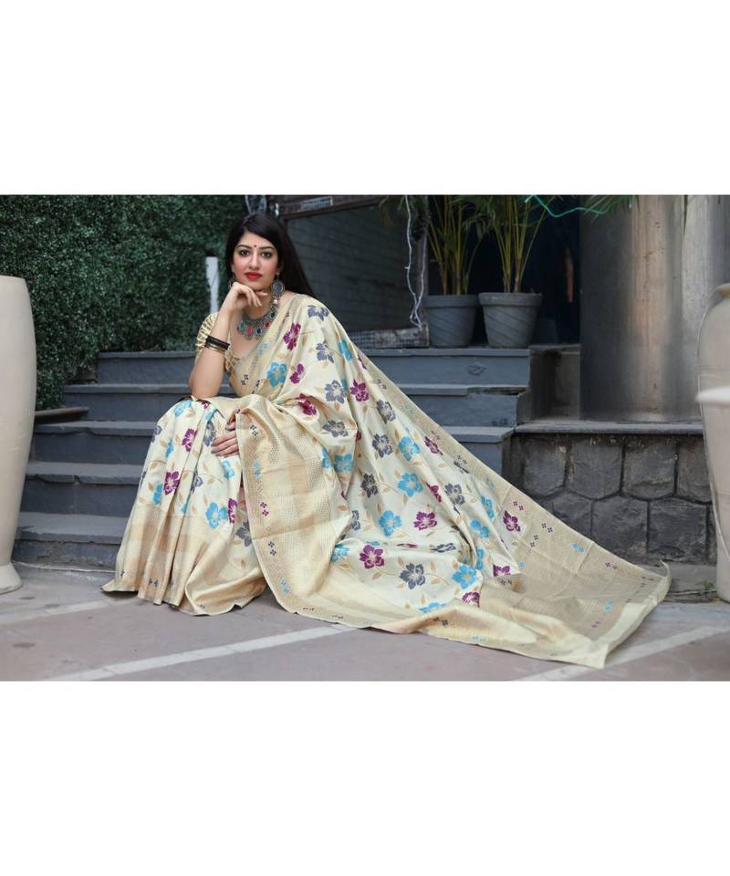 Cream Woven banarasi saree with blouse