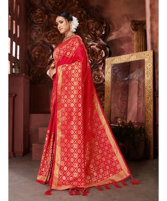 Red Woven banarasi saree with blouse 2
