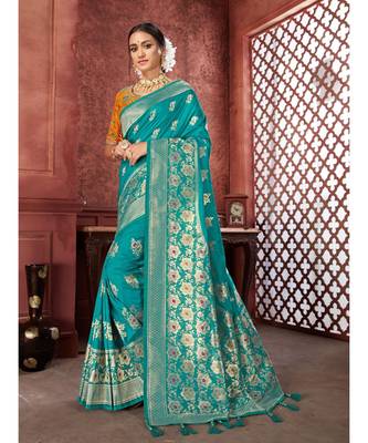 Green Woven banarasi saree with blouse 1