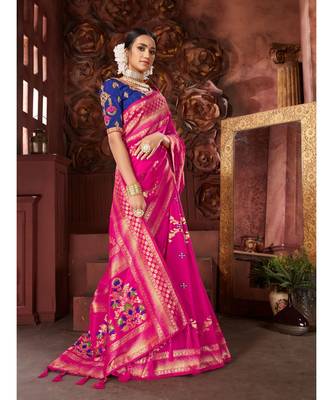 Pink Woven banarasi saree with blouse 4