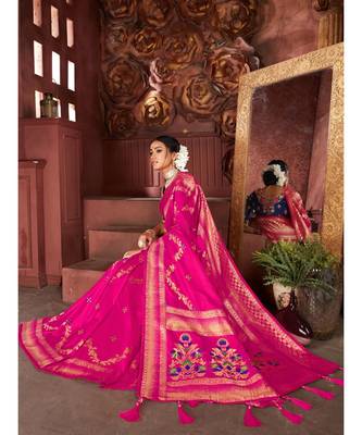 Pink Woven banarasi saree with blouse 5