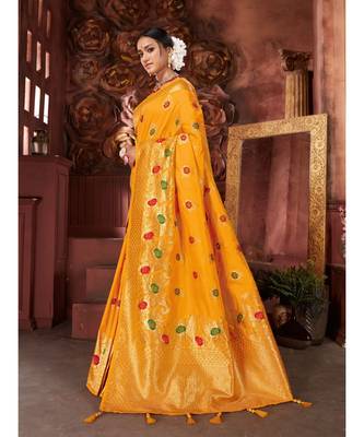 Yellow Woven banarasi saree with blouse 2