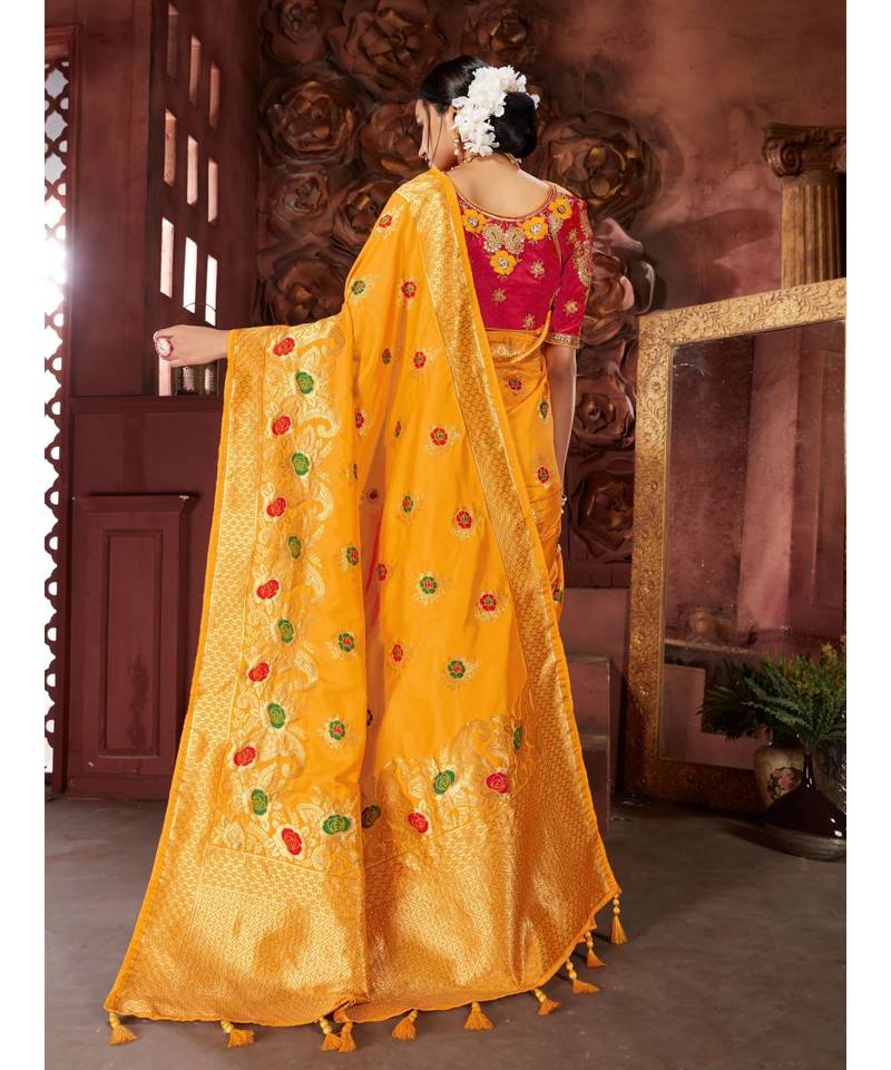 Yellow Woven banarasi saree with blouse