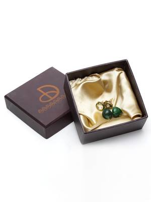 Green
 diamond earrings 3