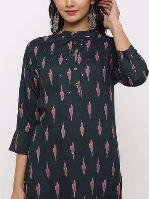 Women's Dark Green Rayon Ikat Print Straight Kurta 4