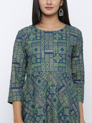 Women's Dark Green Rayon Self Design Anarkali Kurta 5