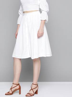 White Schiffli Buttoned Skirt 2