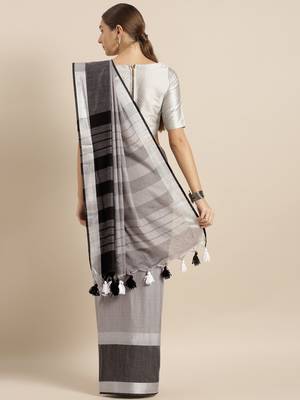 Grey plain linen saree with blouse 2