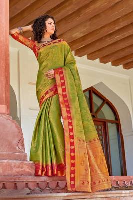 Parrot Green art silk Jacquard saree with blouse 1