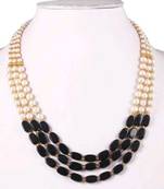 Black Pearl Necklaces