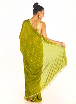 Green Colour Blended Chiffon Saree With Golden Fringe Lace Pallu 3