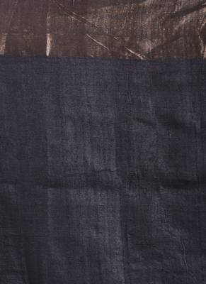 Offwhite & Black Tussar Silk Saree With Golden Zari Border 4
