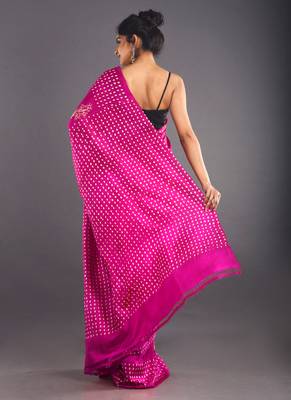 Pink & Offwhite Color Pure Silk Saree 4