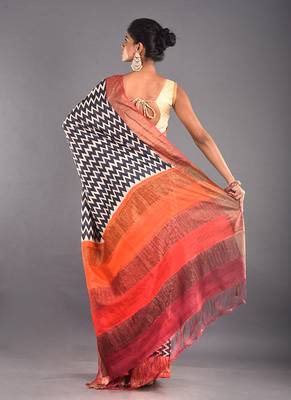 Beige Tusser Silk Saree With Zig Zag Motif & Zari Border 3
