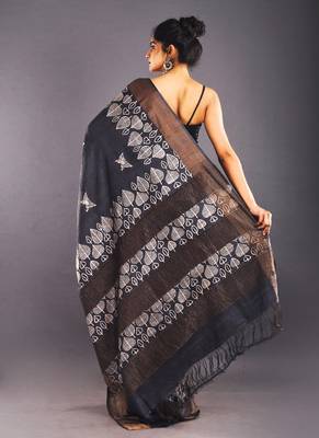 Black & Offwhite Tussar Silk Saree With Zari Border 3
