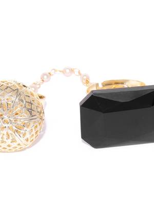 Black coloured stone rings 5