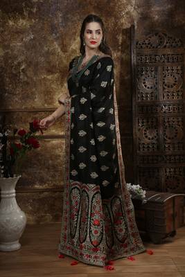 Black Embroidered Silk Saree With Blouse 3