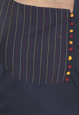 Womens Embroidered Straight Polly Silk Kurta 4