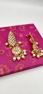 Gold Plated Kundan Classic Earrings 5