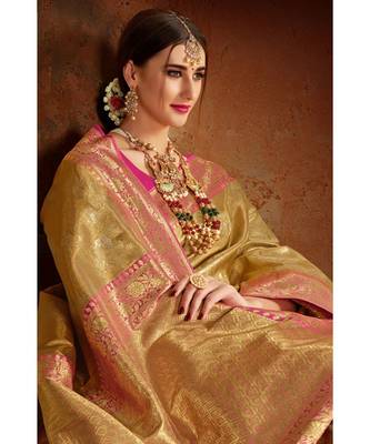 Gold woven blended silk kanchipuram saree with blouse 4
